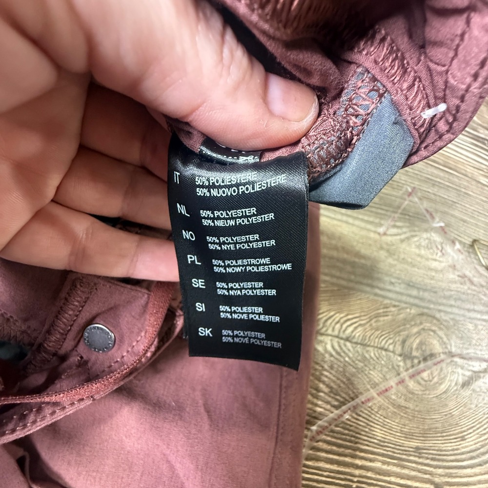 Kuhl Splash Roll-Up Cargo Pants Womens 6 Regular Burgundy Plum Hiking Outdoor - Picture 6 of 9